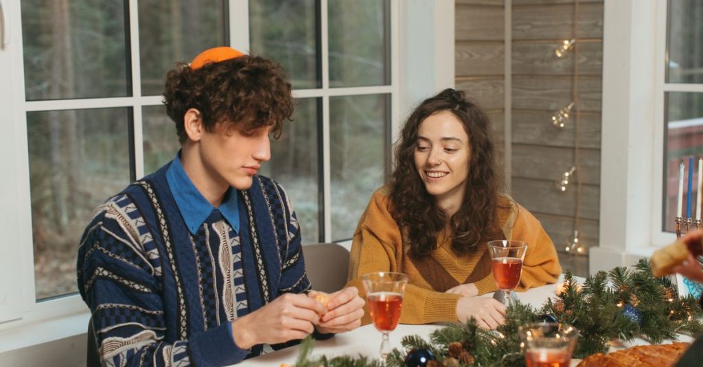 איך לתכנן תפריט לארוחת שישי משפחתית: מדריך מעשי